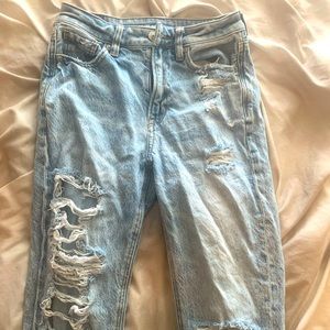 American Eagle Ripped Jeans size 000